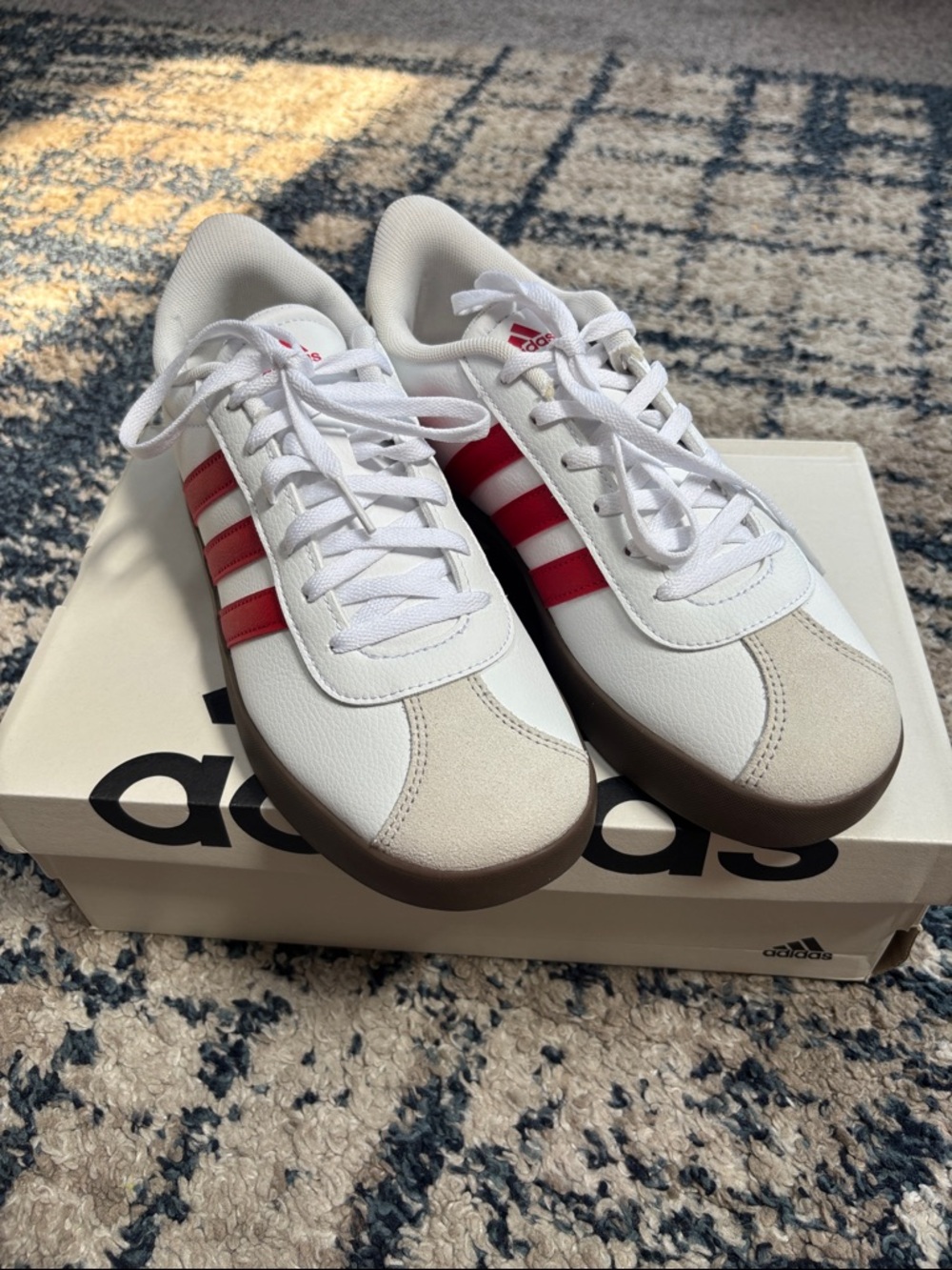 New in box adidas VL Court Big kids 6.5 women’s 7.5-8
